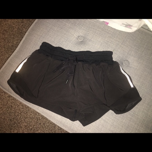 lululemon athletica Pants - LULULEMON HOTTY HOT BLACK SHORTS